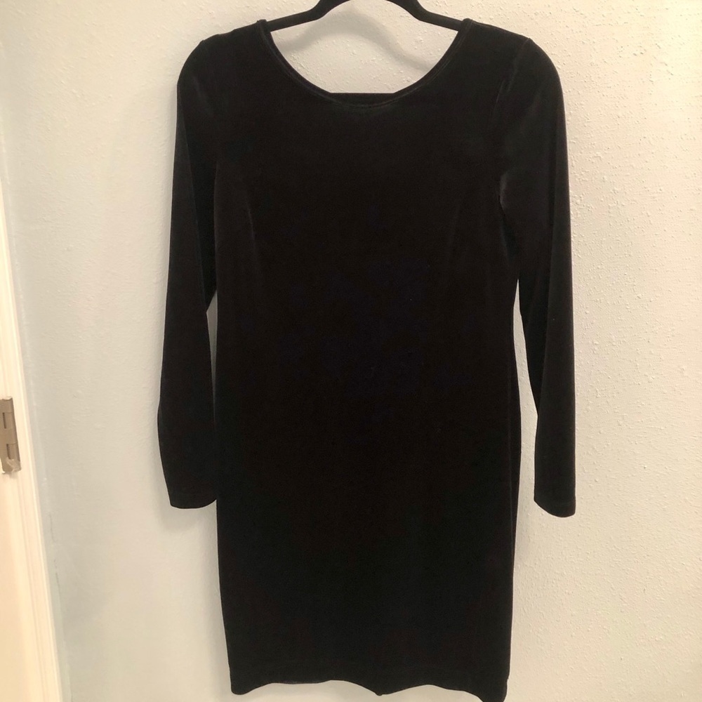 Banana Republic black velvet long sleeved …